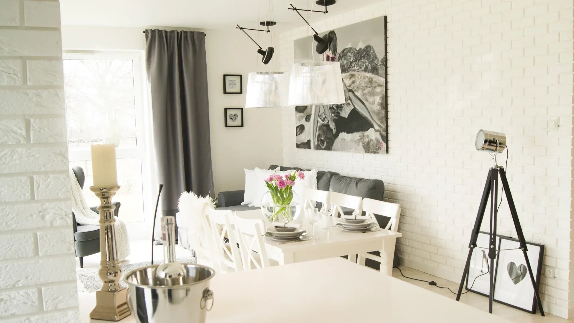 Brick Slips PARMA Gypsum Interior - Box in loft inspired interior Decormania UK