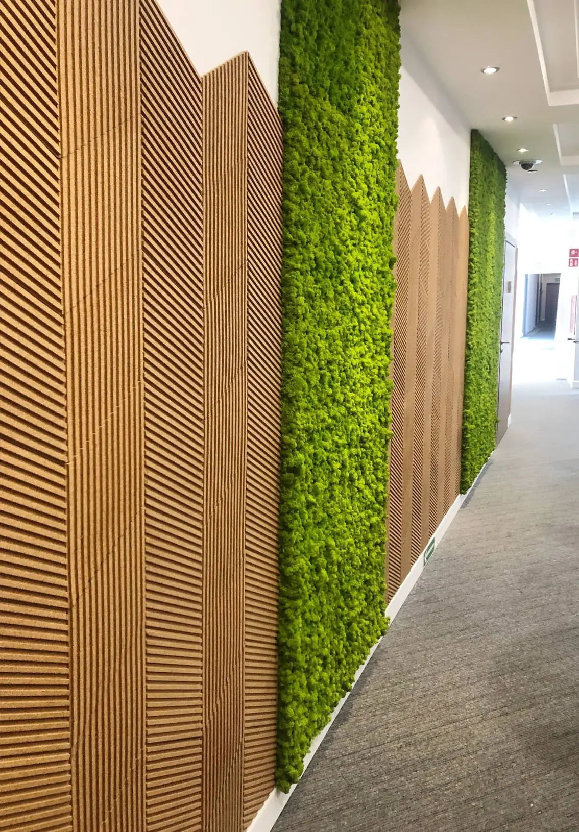 DIAMOND STRIPE 3D Cork Acoustic Wall Panels combined with green natural panels DecorMania.eu