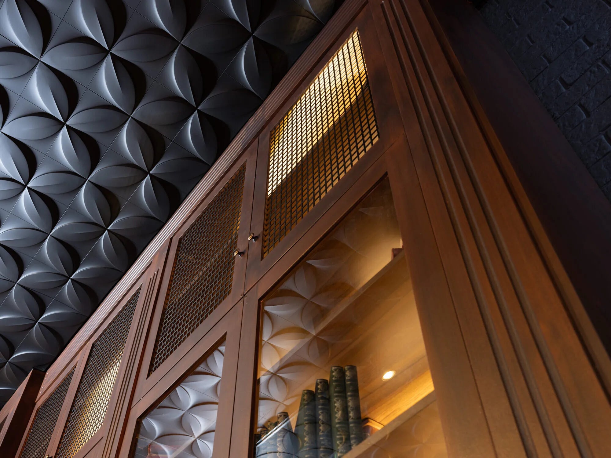 FLOWER 3D Polyurethane Wall Art Panel in black colour DecorMania.eu