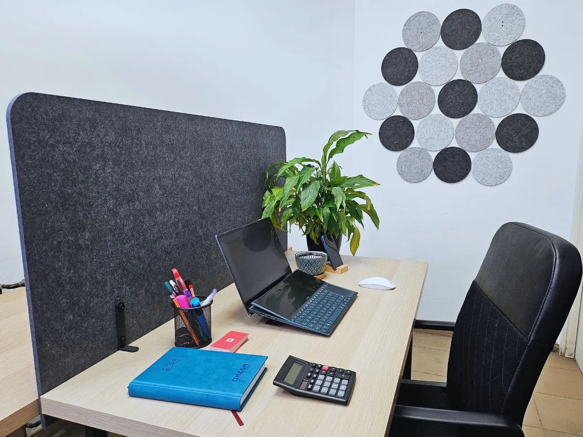 Felt Privacy Screen - Acoustic Office Partition in office interior DecorMania EU