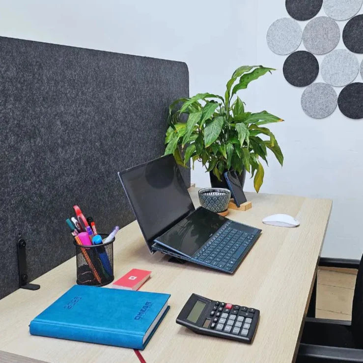 Felt Privacy Screen - Acoustic Office Partition in office interior DecorMania EU