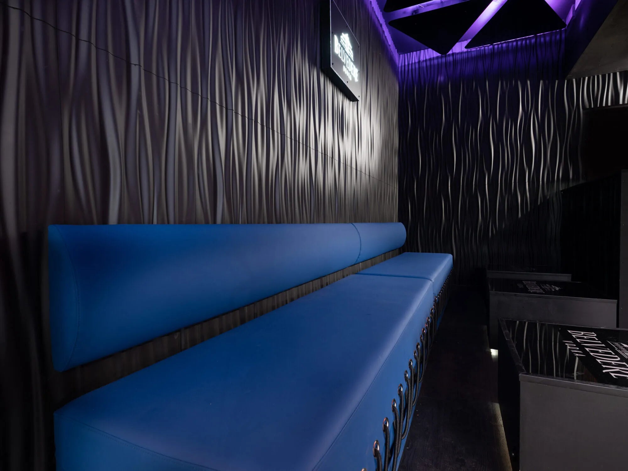 LIQUID 3D Polyurethane Wall Art Panel in modern interior DecorMania.eu