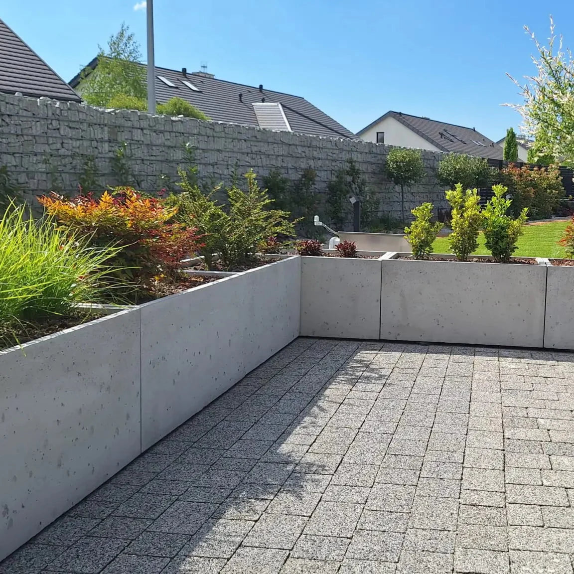 Outdoor Concrete Planters - Rectangle 50x120x50 cm in backyard Decormania.eu