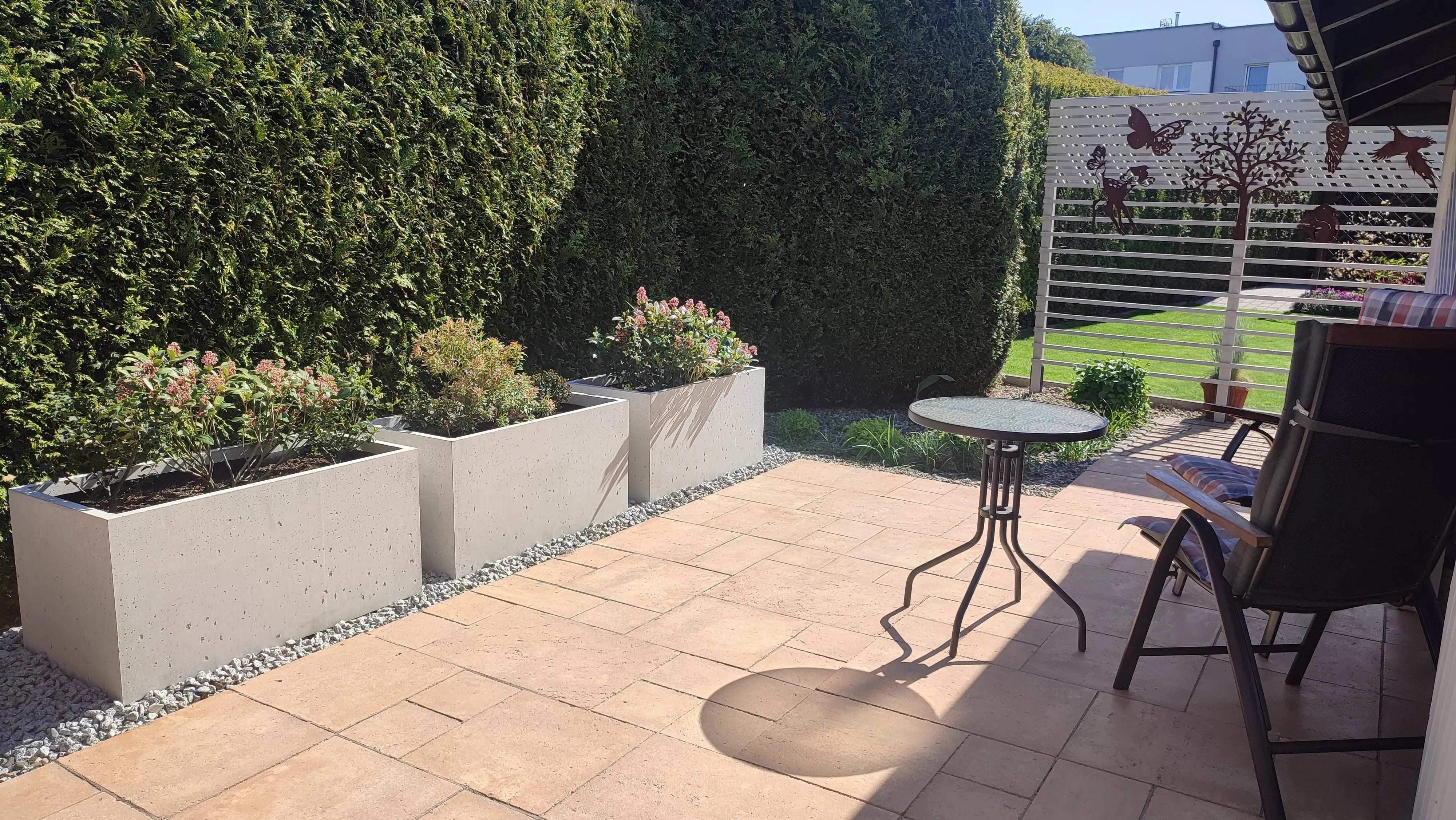 Outdoor Concrete Planters - Rectangle 50x120x50 cm in the patio outside Decormania.eu