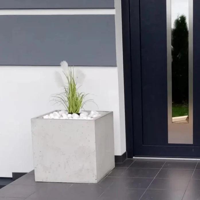 Outdoor Concrete Planters - Rectangle 50x120x50 cm next to the front door Decormania.eu