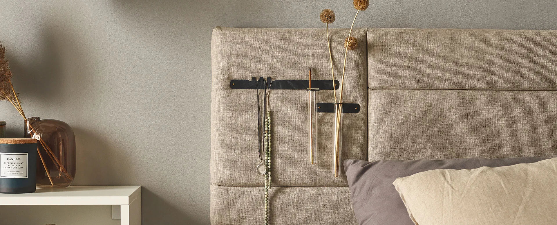 Padded Wall Boards Accessories - Decorative Strip 1 Black behind bed on beige panel Docormania.eu