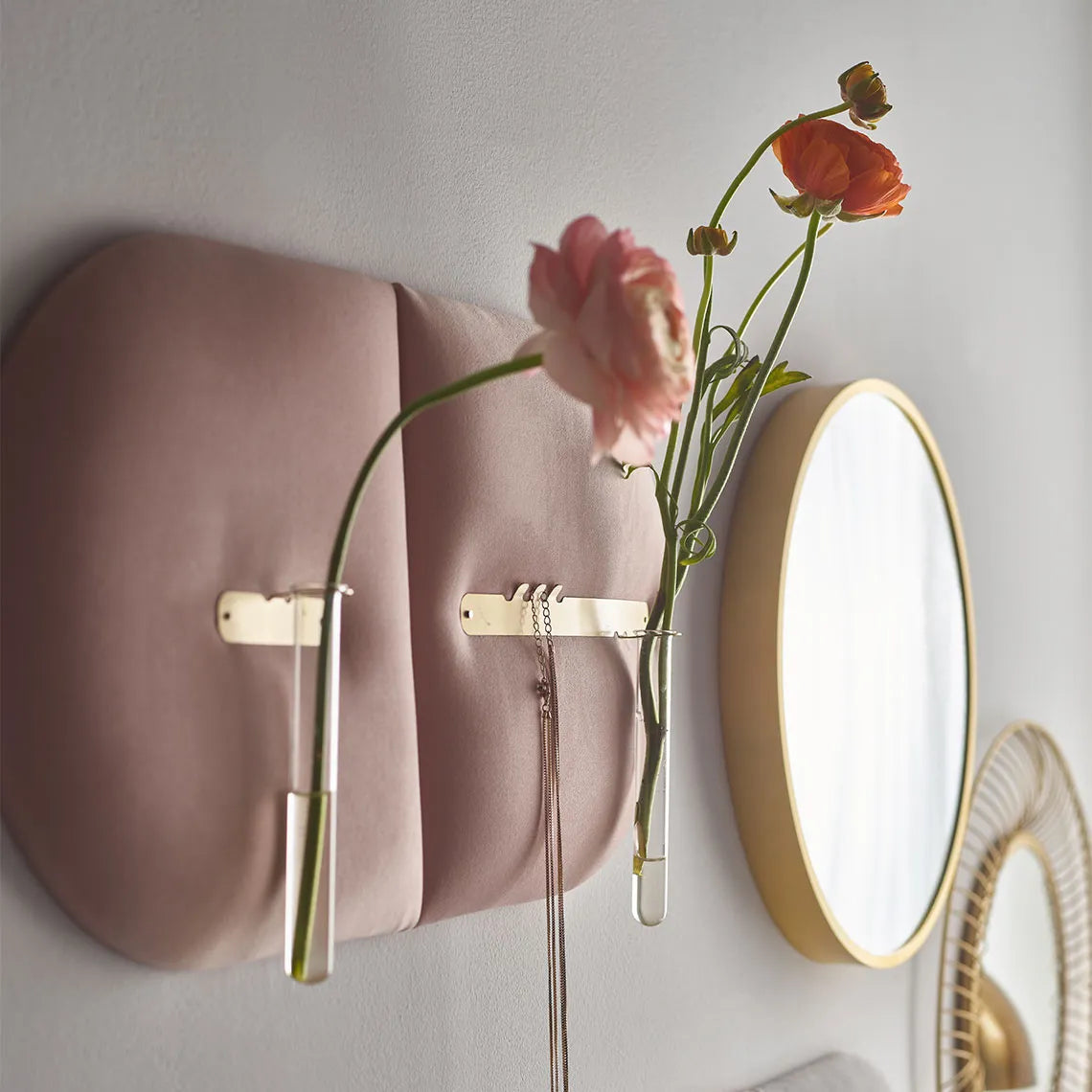 Padded Wall Boards Accessories - Decorative Strip 1 Gold mounted on pink panels Docormania.eu