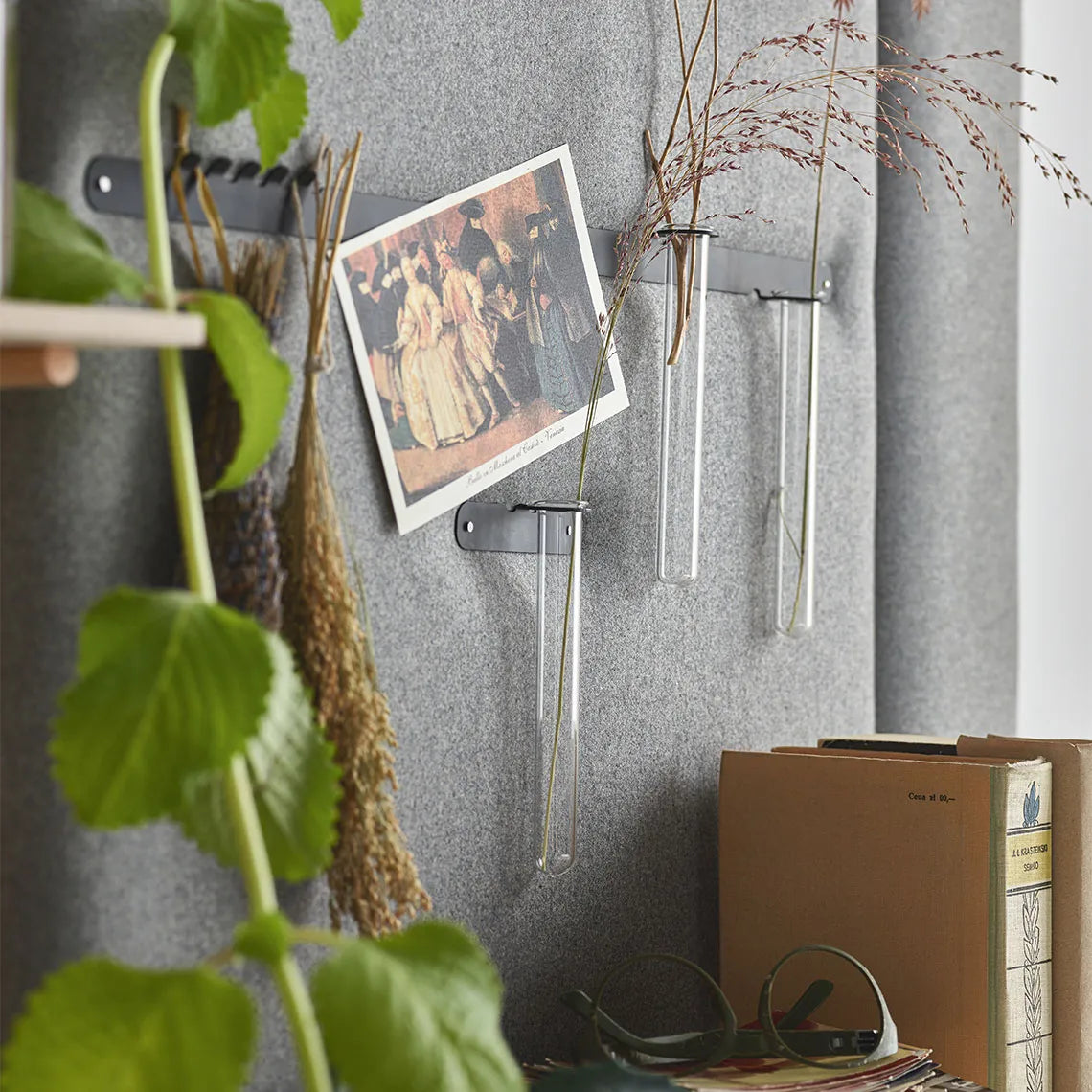 Padded Wall Boards Accessories - Decorative Strip 2 Black on grey panel with greenery Docormania.eu