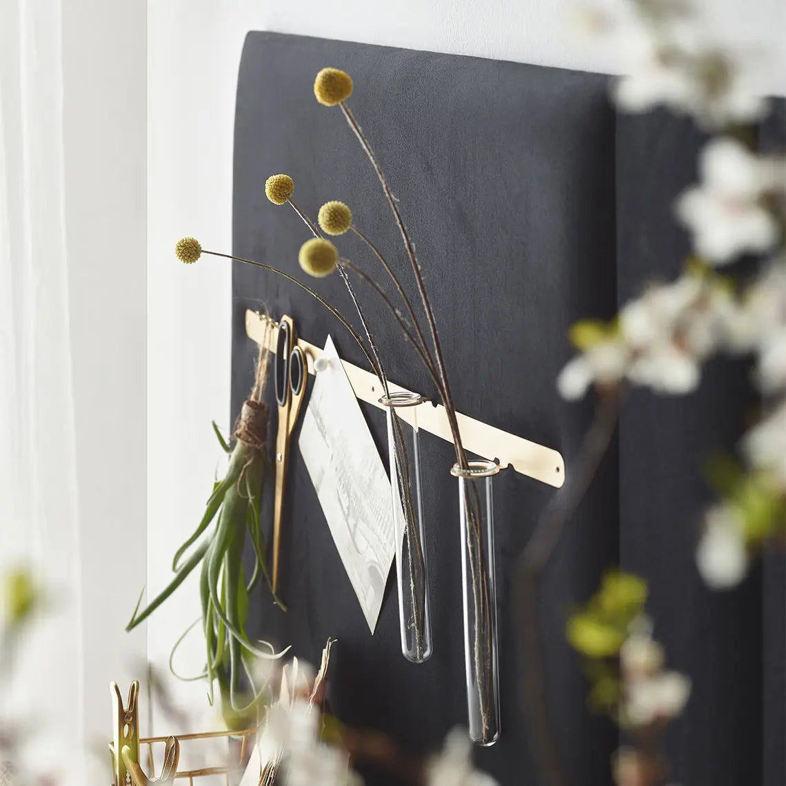 Padded Wall Boards Accessories - Decorative Strip 2 Gold on black panel closeup Docormania.eu