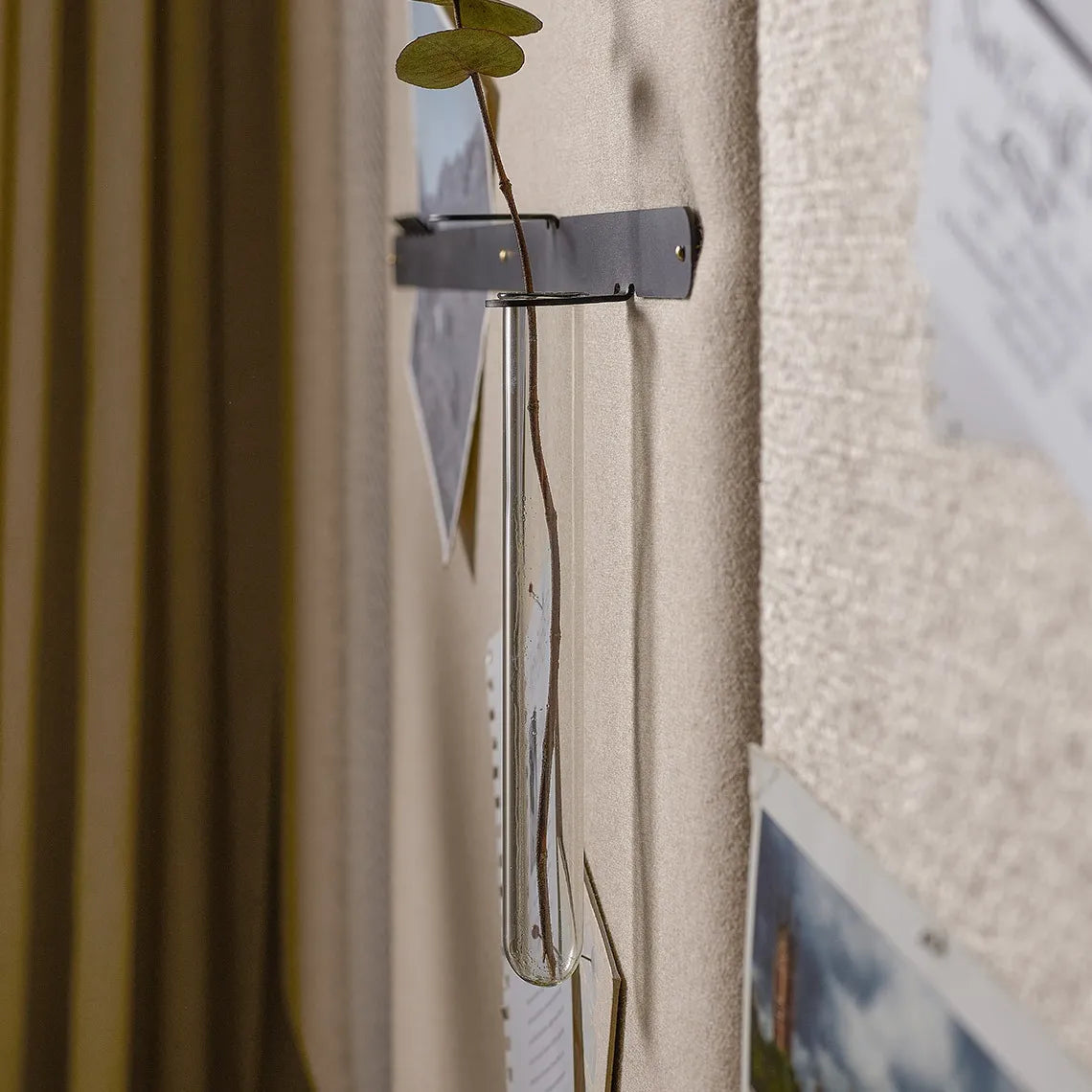 Padded Wall Panels Set 1 Beige close up on accessories Decormania.eu