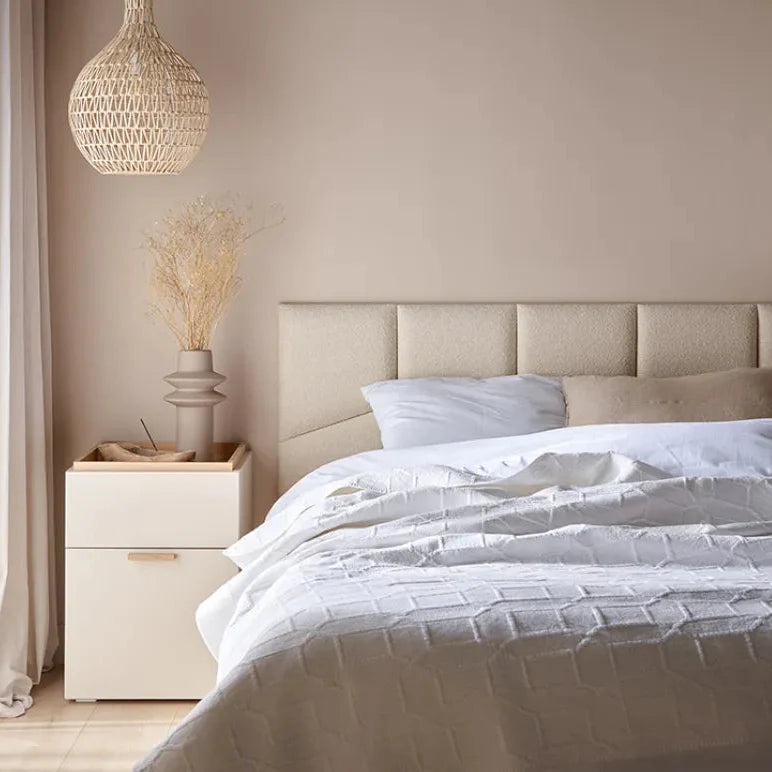 Padded Wall Panels Set 2 Cream in bedroom interior Decormania.eu