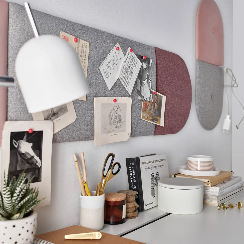 Padded Wall Panels Set 5 Pink above desk with clutter Decormania.eu