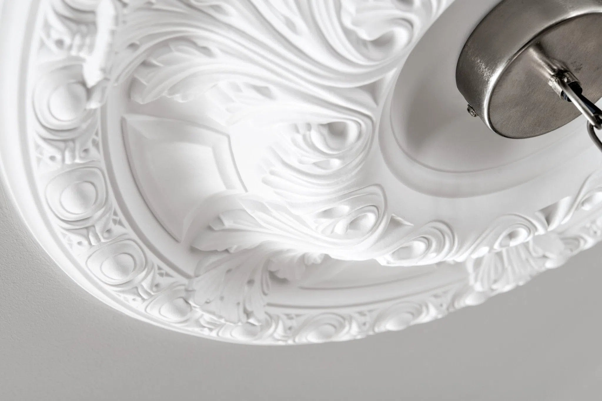 R18 ARSTYL Ceiling Rose with intricate details | DecorMania.eu