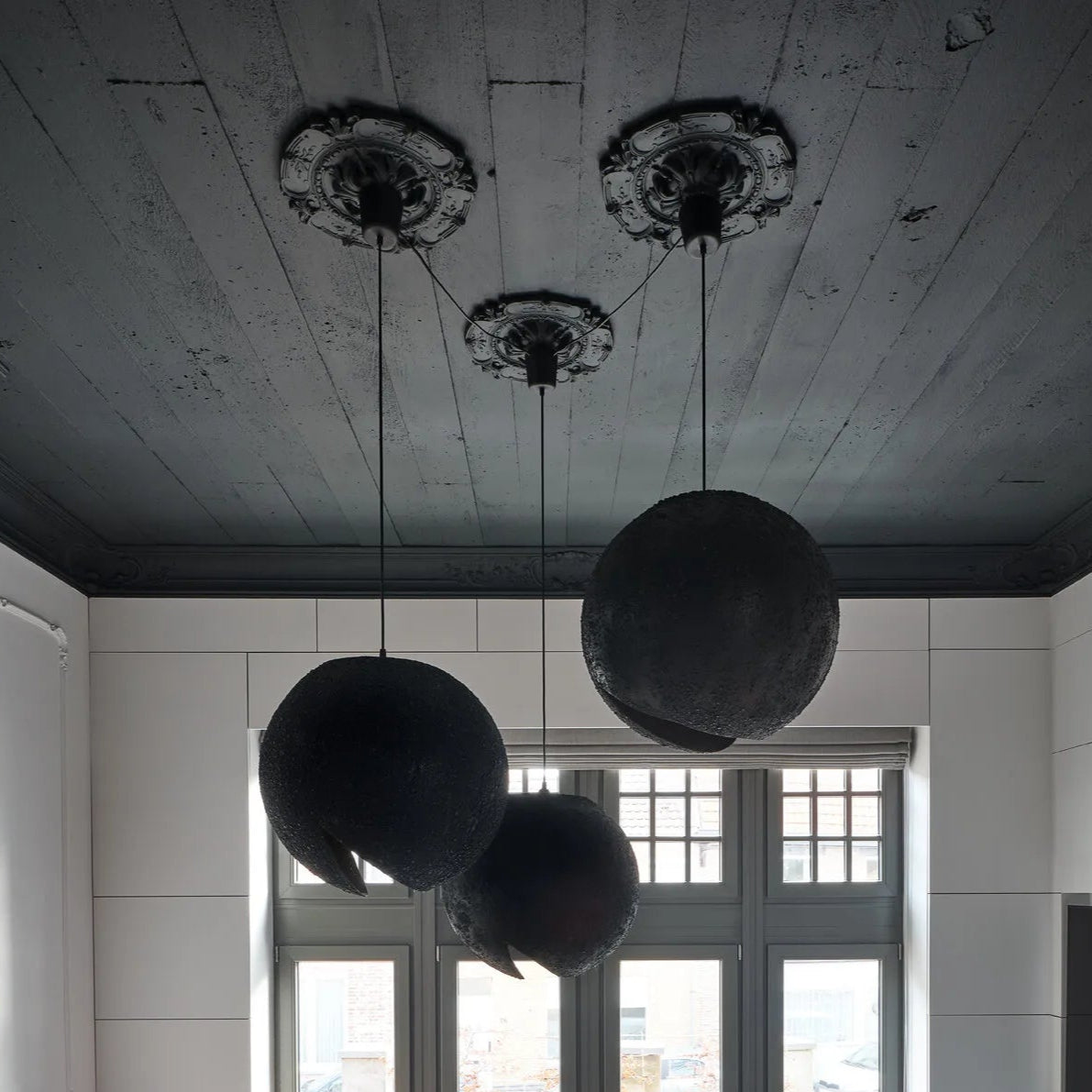 R6 Ceiling Rose ArStyl in a modern interior DecorMania.eu 