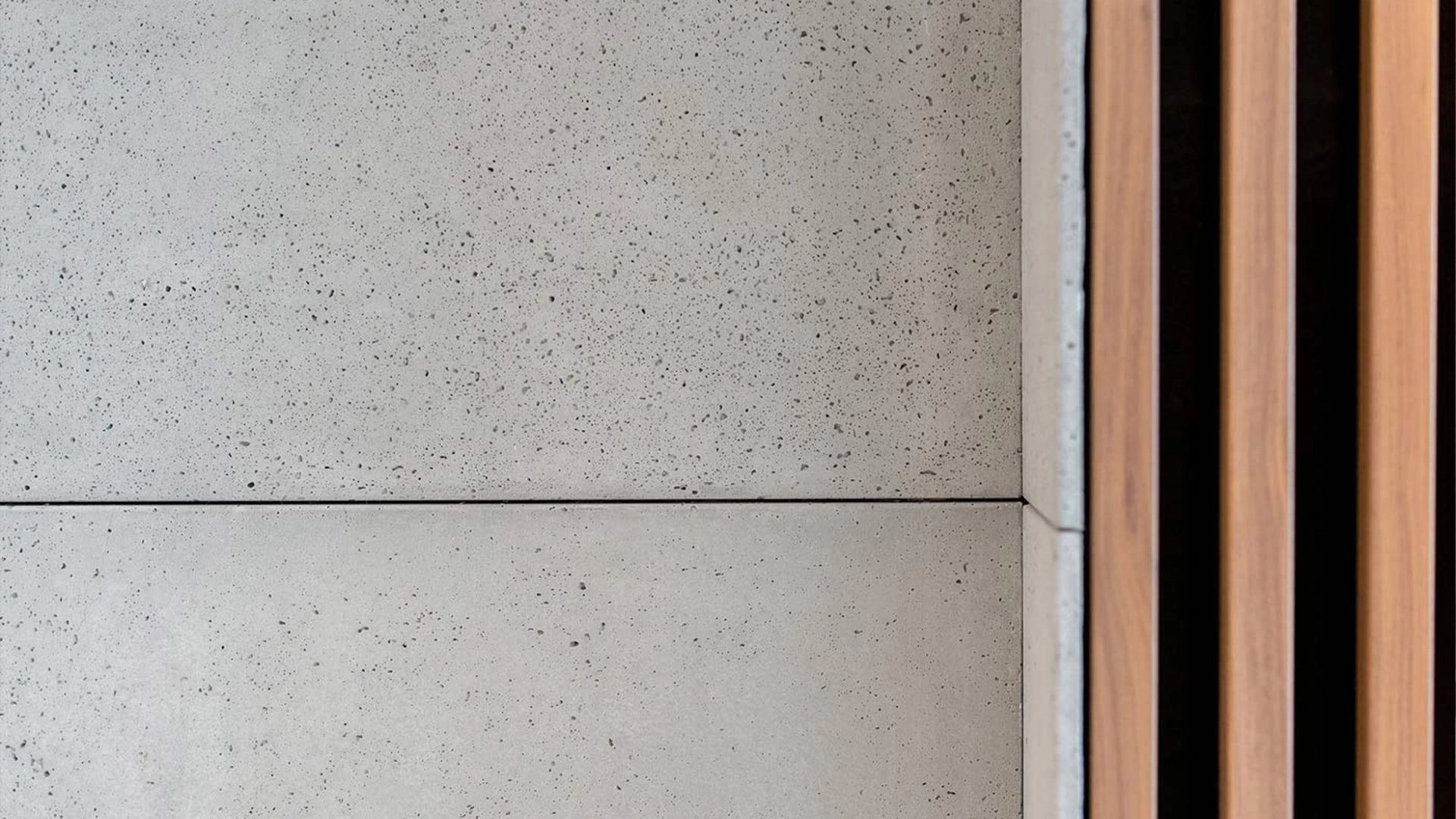 Acoustic Slatted Wall Panels Combined With Concrete