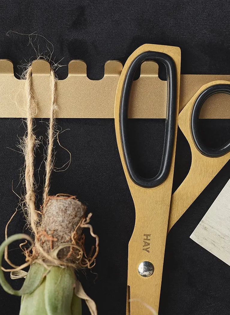 Padded Wall Boards Accessories - Decorative Strip 2 Gold on black panel closeup Docormania.eu