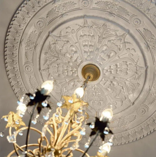 VICTORIA R25 Ceiling Rose with a chandelier | DecorMania.eu